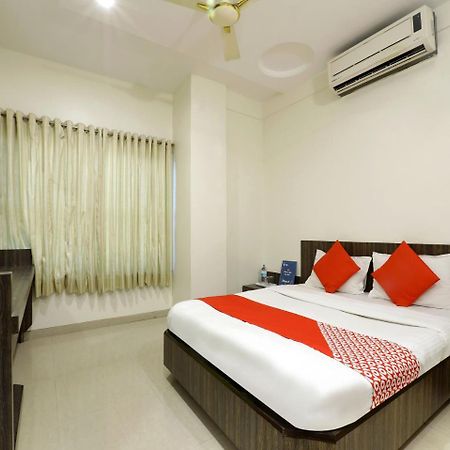 Oyo 4198 Hotel Shri Sai Murli Shirdi Buitenkant foto