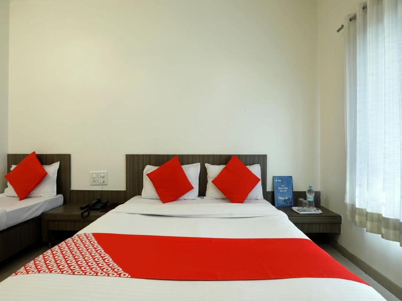 Oyo 4198 Hotel Shri Sai Murli Shirdi Buitenkant foto