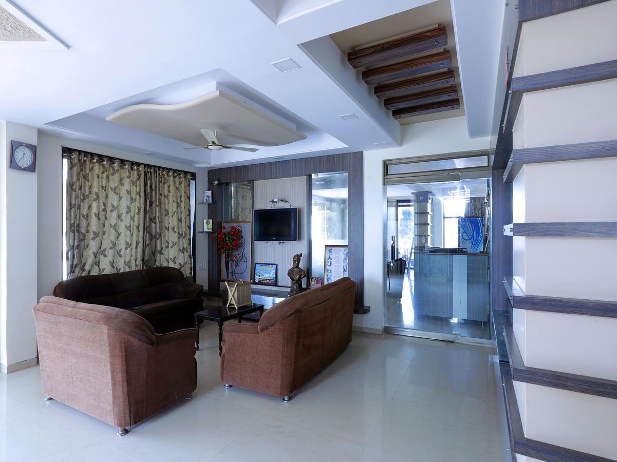 Oyo 4198 Hotel Shri Sai Murli Shirdi Buitenkant foto
