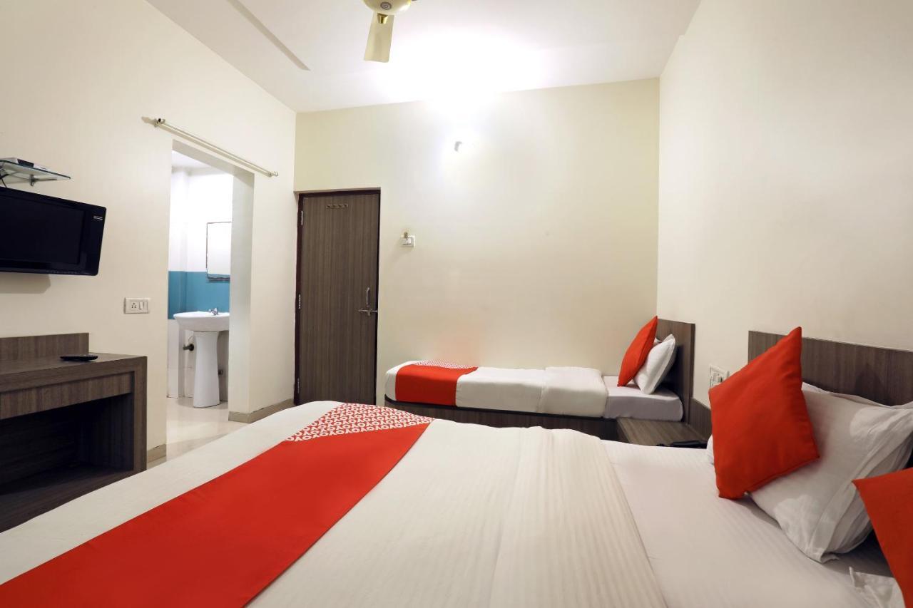Oyo 4198 Hotel Shri Sai Murli Shirdi Buitenkant foto