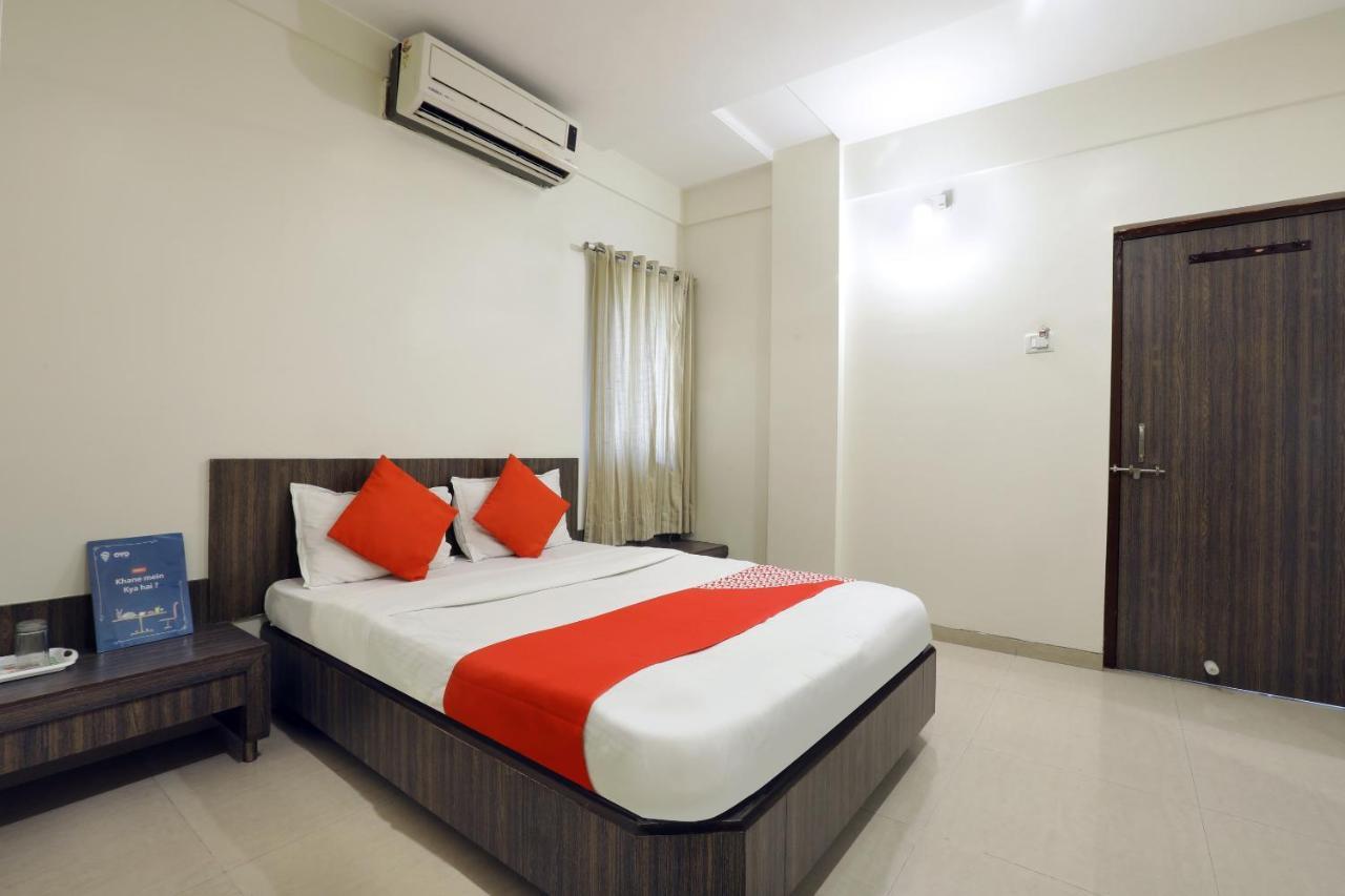 Oyo 4198 Hotel Shri Sai Murli Shirdi Buitenkant foto